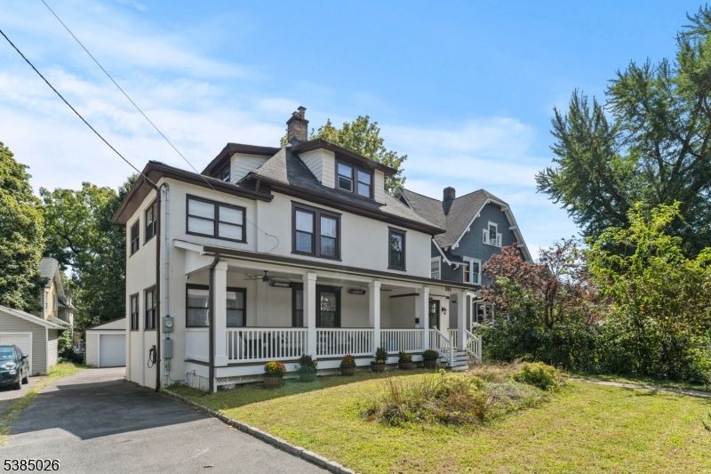 Backyard, Exterior, Facade, Queen Anne Victorian
