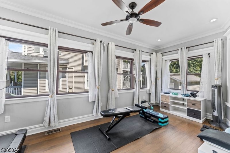 Fitness Equipment, Interior, Recessed Lighting, Wood Texture Flooring