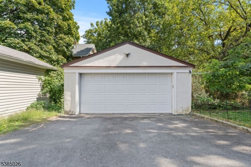 Detached Garage, Exterior