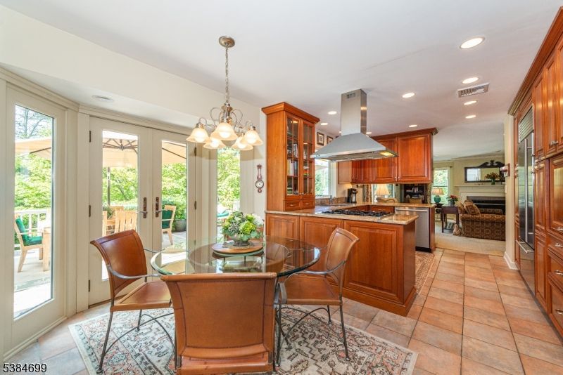 Chandelier, Dining room, Interior, Kitchen, Living room, Pendant Lights, Recessed Lighting