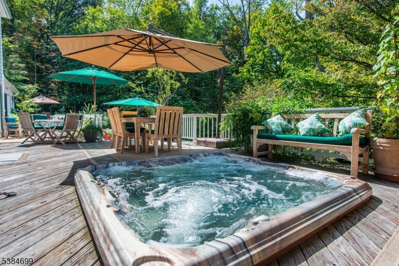 Exterior, Hot Tub