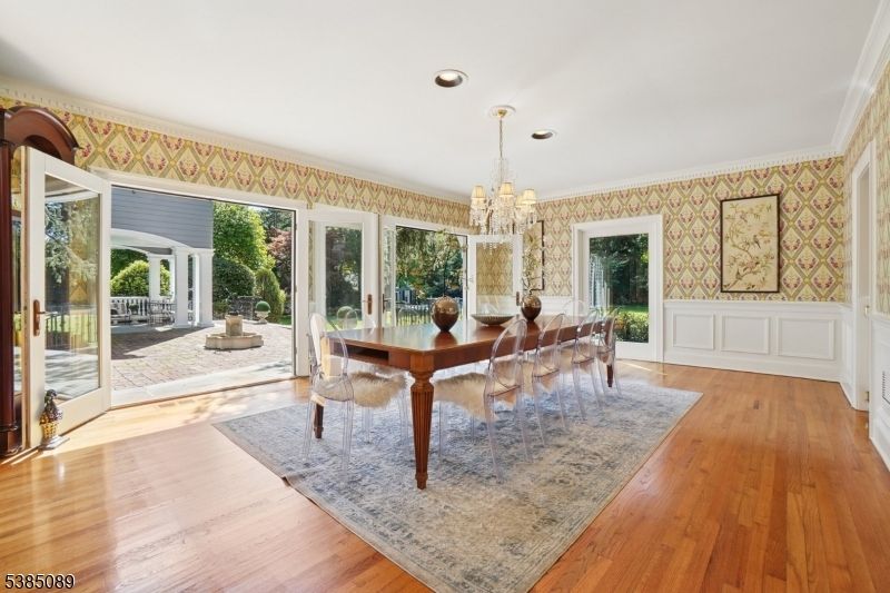 Chandelier, Dining room, Interior, Recessed Lighting, Wood Texture Flooring