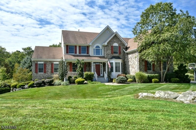 Backyard, Exterior, Facade, Brick Facade, Brick Traditional