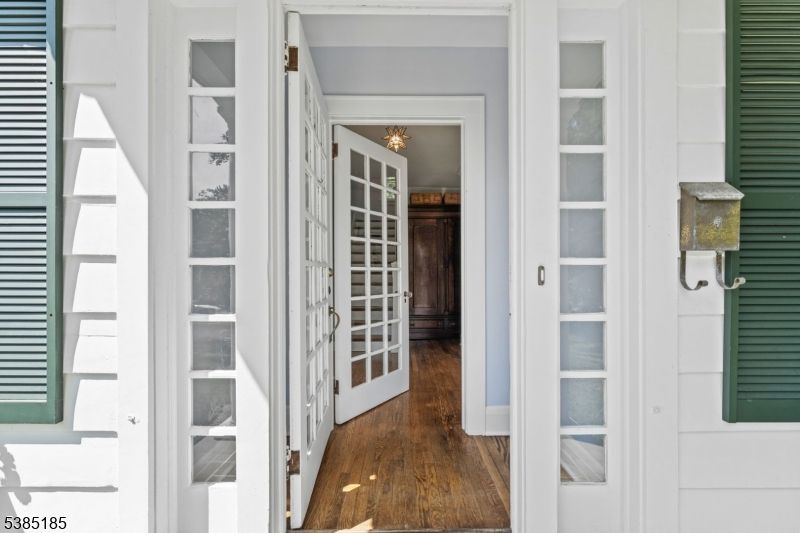 Chandelier, Interior, Wood Texture Flooring