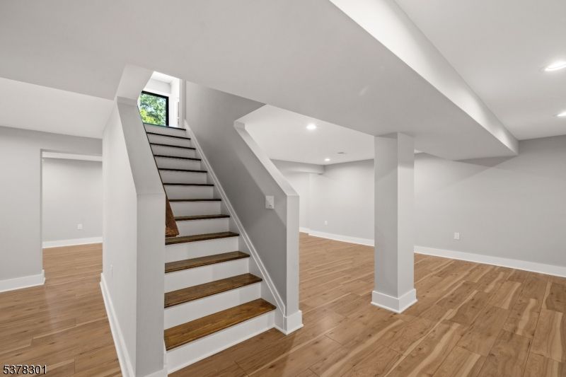 Interior, Recessed Lighting, Wood Texture Flooring