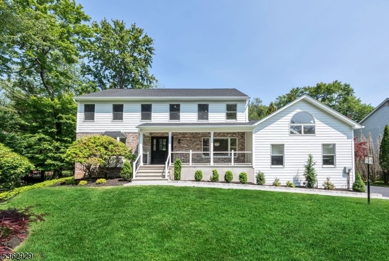 Exterior, Facade, Farmhouse