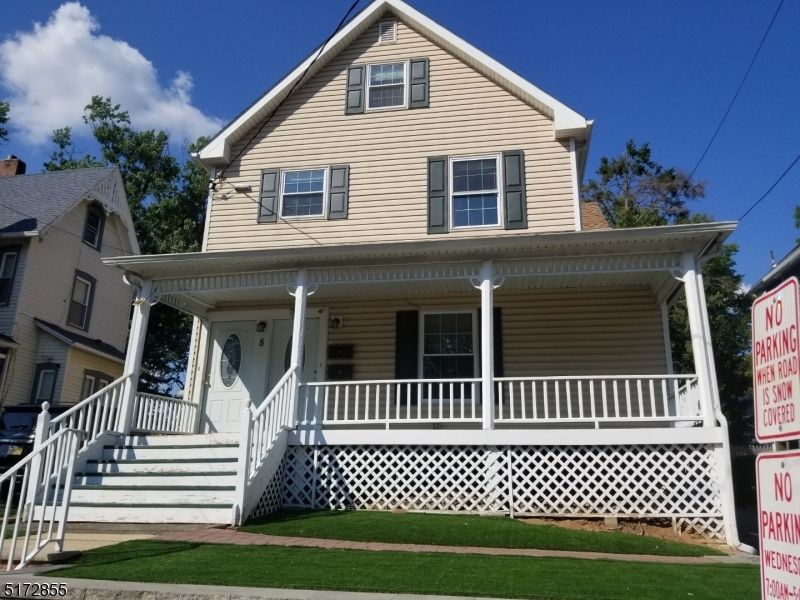 Exterior, Facade, Queen Anne Victorian