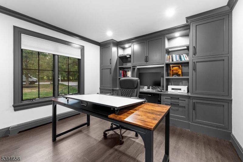 Home Office, Interior, Recessed Lighting, Wood Texture Flooring