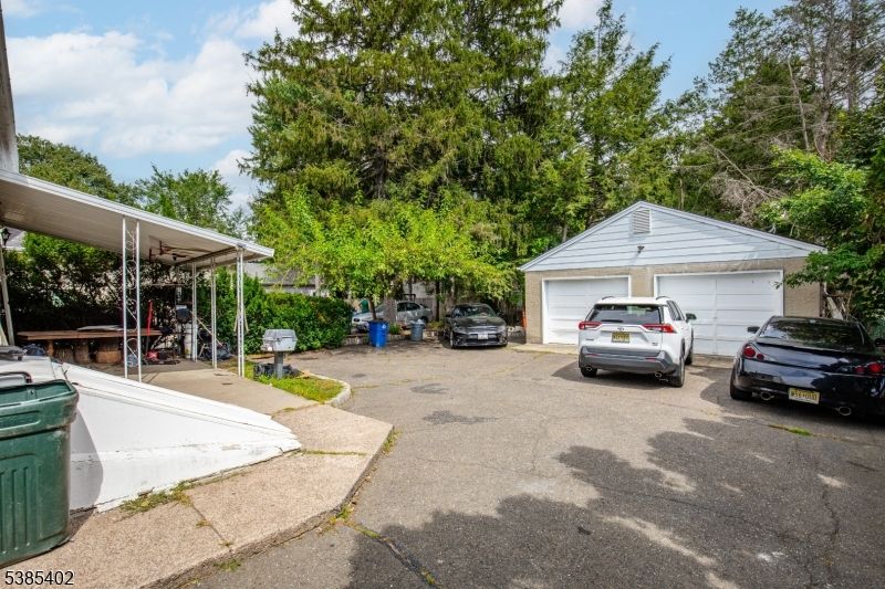 Detached Garage, Exterior