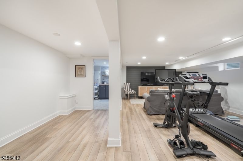Fitness Equipment, Interior, Recessed Lighting, Wood Texture Flooring