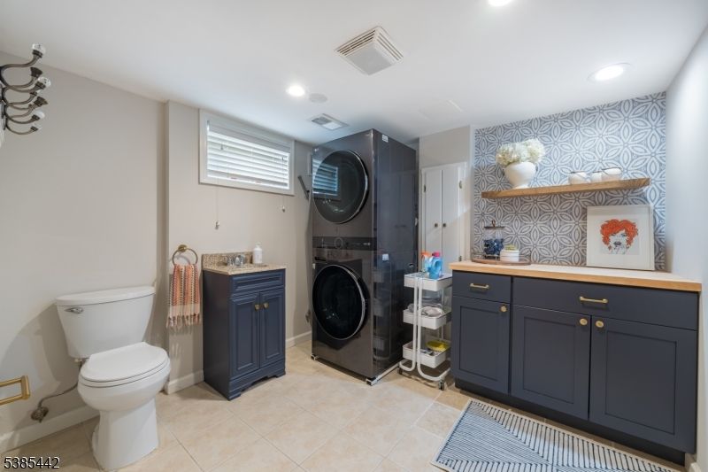 Bathroom, Interior, Recessed Lighting, Washer