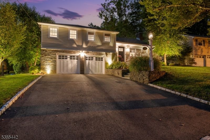 Attached, Exterior, Facade, Raised Ranch