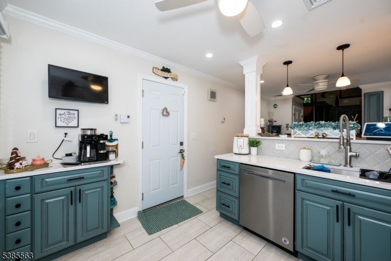 Interior, Kitchen, Pendant Lights, Recessed Lighting