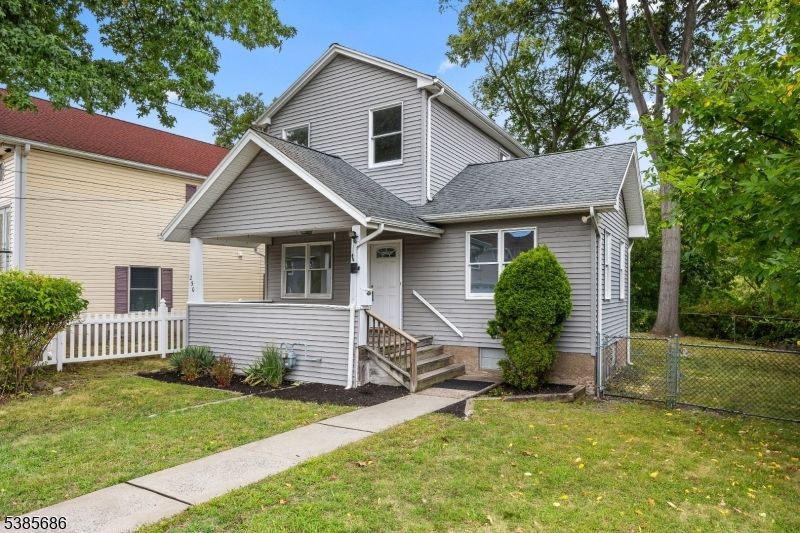 Exterior, Facade, American Craftsman