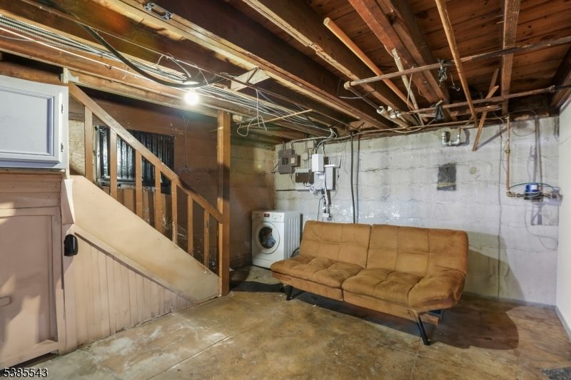 Interior, Washer, Wooden Beams, Wooden Ceilings