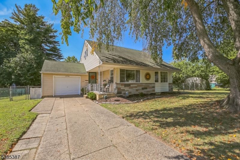 Attached, Backyard, Exterior, Facade, Cape Cod