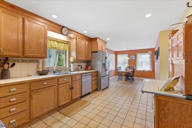 Dining room, Interior, Kitchen, Recessed Lighting