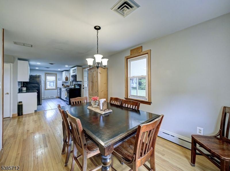 Chandelier, Dining room, Interior, Kitchen, Pendant Lights, Recessed Lighting, Wood Texture Flooring