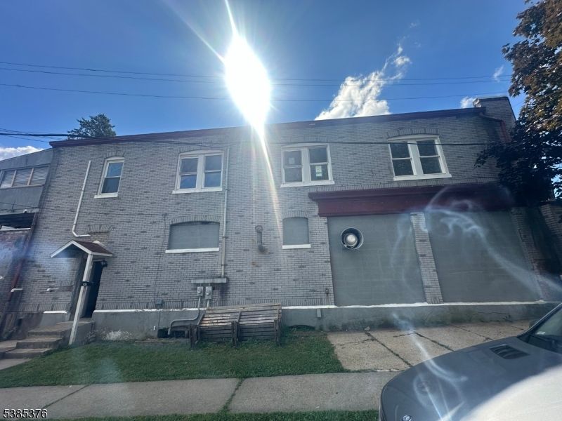 Exterior, Facade, Brick Facade, Rowhouse