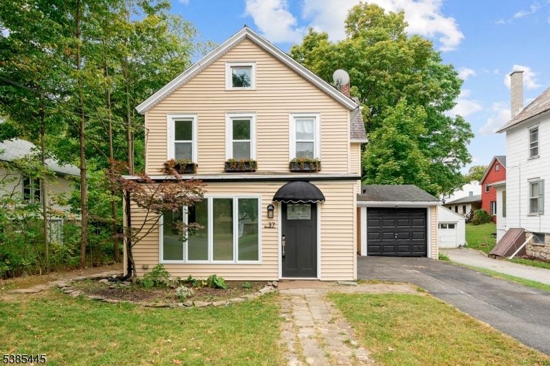 Attached, Detached Garage, Exterior, Facade, Farmhouse