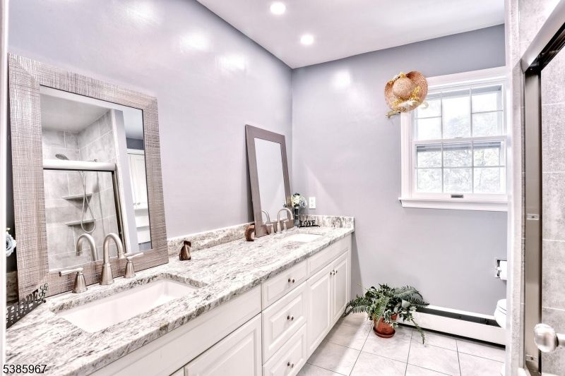Bathroom, Dual Sink Vanities, Interior, Recessed Lighting
