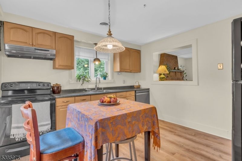 Dining room, Interior, Kitchen, Pendant Lights, Wood Texture Flooring