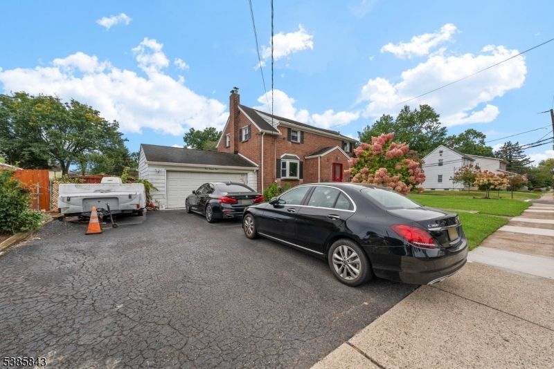 Detached Garage, Exterior