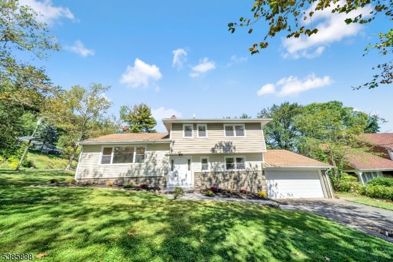 Attached, Backyard, Exterior, Facade, Split Level