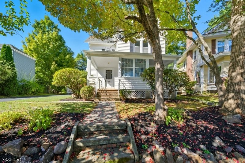 Backyard, Exterior, Facade, American Foursquare