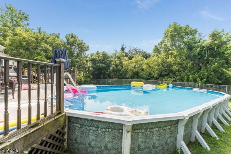 Exterior, Hot Tub, Pool