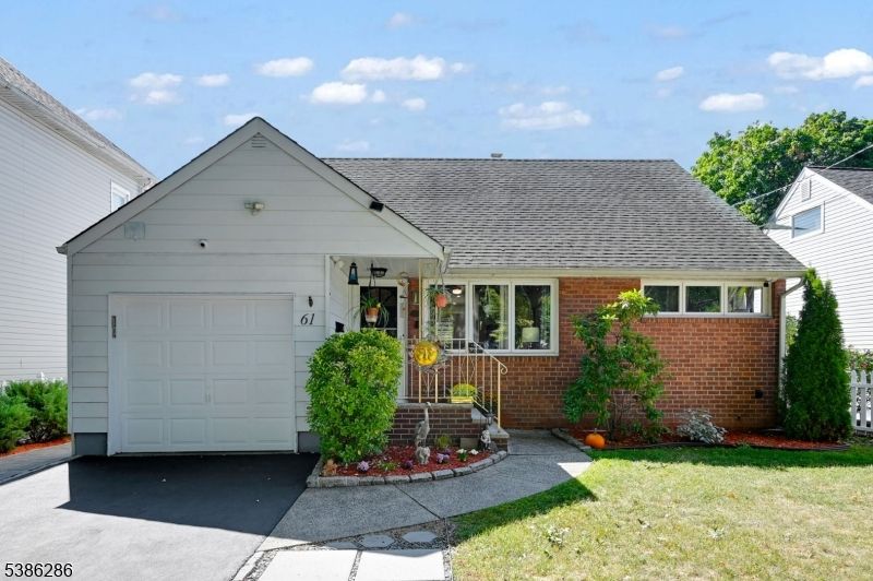 Attached, Exterior, Facade, Brick Facade, Cape Cod