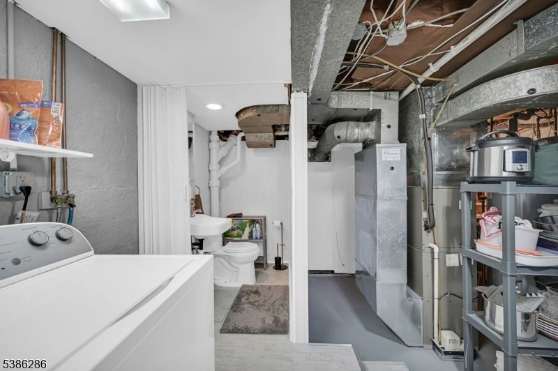 Bathroom, Interior, Recessed Lighting, Washer