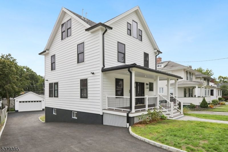 Detached Garage, Exterior