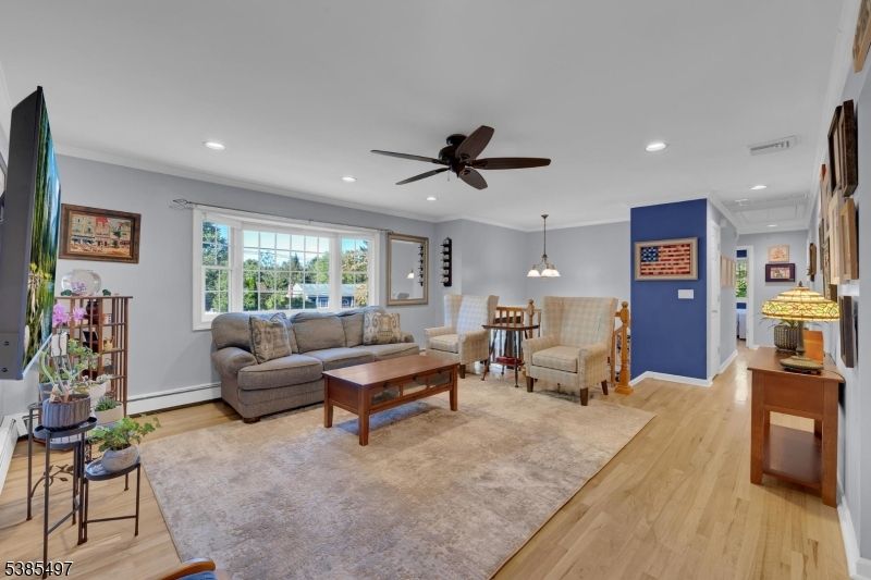 Dining room, Interior, Living room, Pendant Lights, Recessed Lighting, Wood Texture Flooring