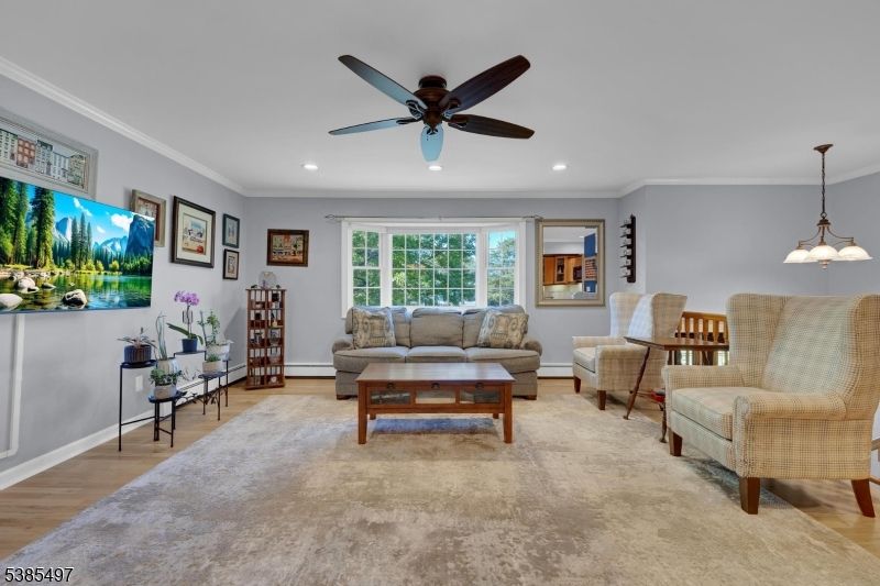 Interior, Living room, Pendant Lights, Recessed Lighting, Wood Texture Flooring