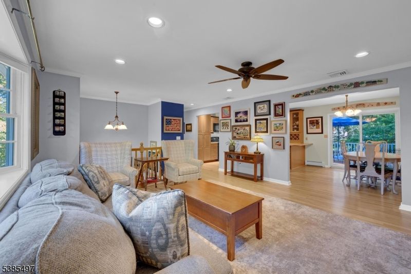Dining room, Interior, Living room, Pendant Lights, Recessed Lighting, Wood Texture Flooring