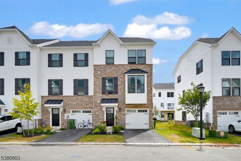 Attached, Exterior, Facade, Brick Facade, Rowhouse