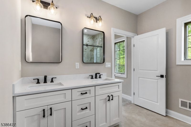Bathroom, Dual Sink Vanities, Interior