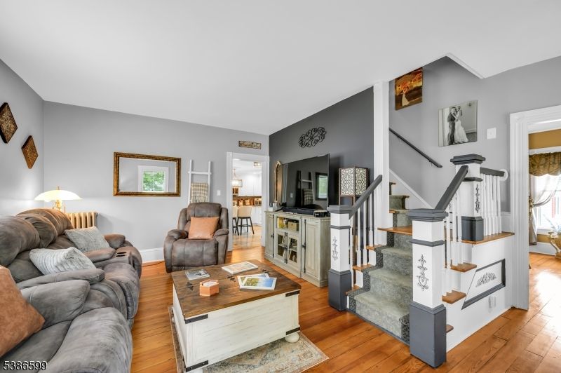 Fitness Equipment, Interior, Living room, Wood Texture Flooring