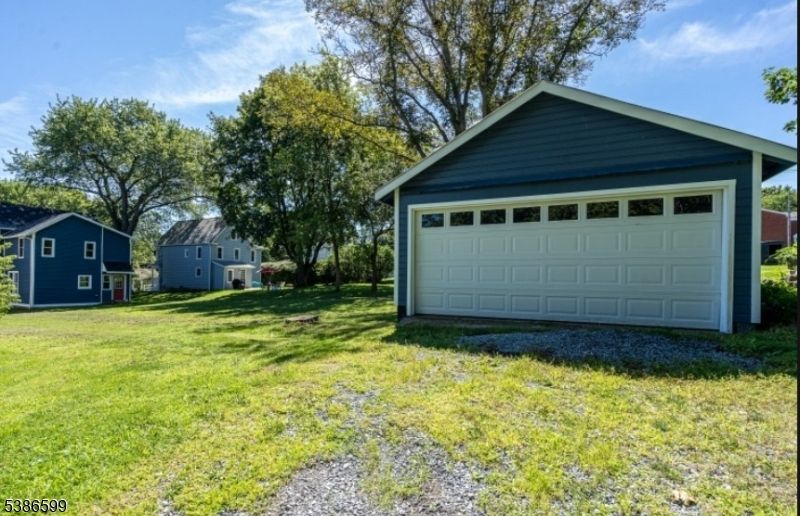 Backyard, Detached Garage, Exterior