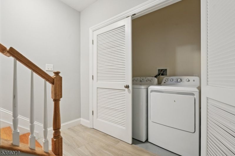 Interior, Utility Closets, Washer, Wood Texture Flooring