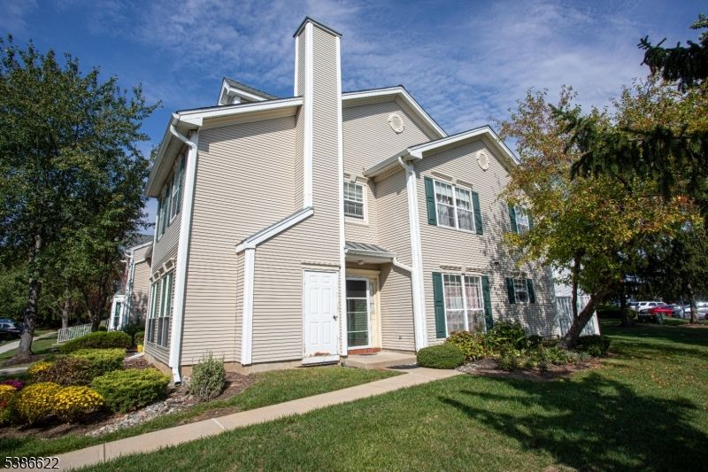 Backyard, Exterior, Facade, Queen Anne Victorian