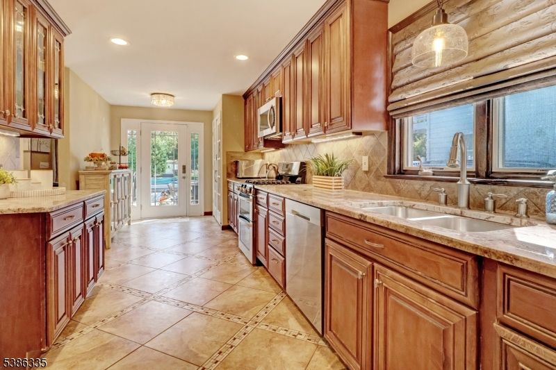 Interior, Kitchen, Pendant Lights, Recessed Lighting