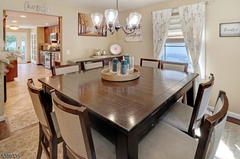 Chandelier, Dining room, Interior, Kitchen, Recessed Lighting, Wood Texture Flooring