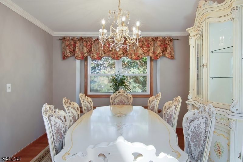 Chandelier, Dining room, Interior