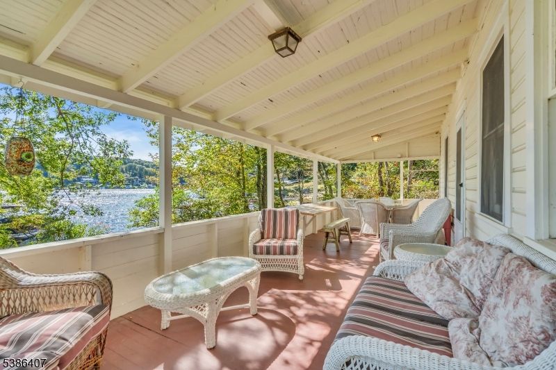 Interior, Sun Room, Water