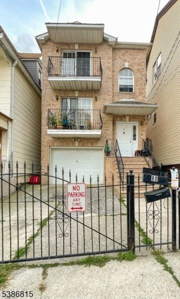 Attached, Exterior, Facade, Brick Facade, Rowhouse