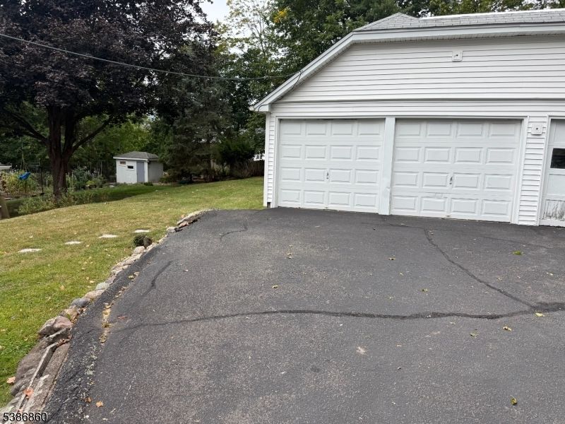 Detached Garage, Exterior