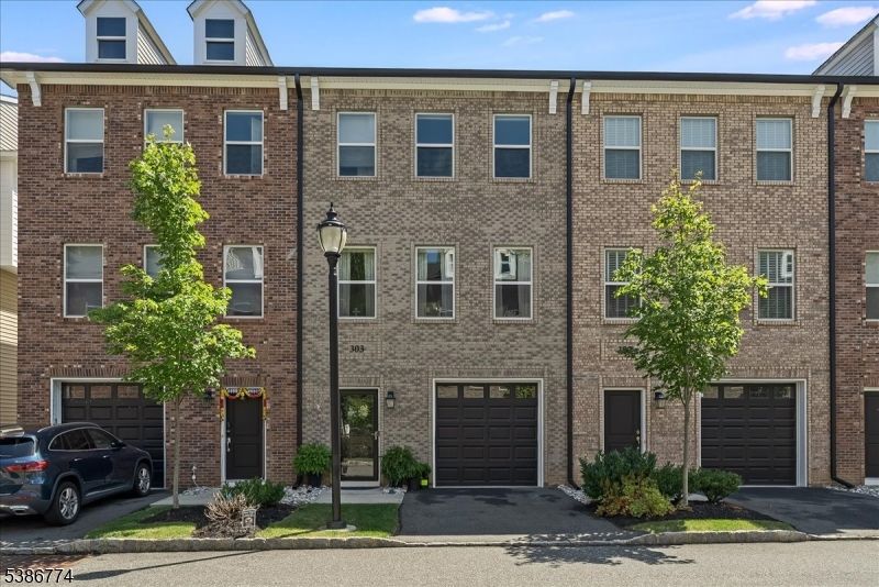 Attached, Exterior, Facade, Brick Facade, Rowhouse