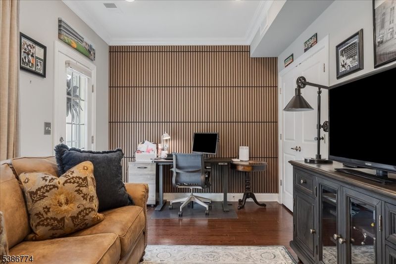 Home Office, Interior, Recessed Lighting, Wood Texture Flooring